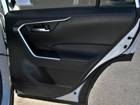 Used 2024 Toyota RAV4 XLE image 40