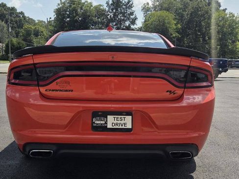 Used 2017 Dodge Charger R/T w/ Navigation & Travel Group RWD image 7