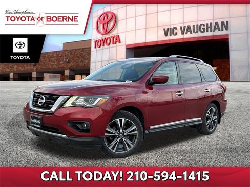 Used 2017 Nissan Pathfinder Platinum image 1