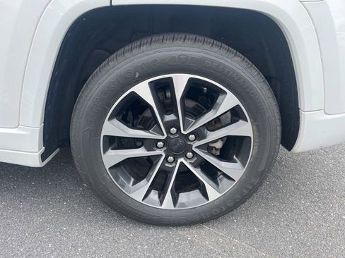 Certified 2023 Jeep Grand Cherokee Overland w/ Luxury Tech Group IV AWD/4WD image 33