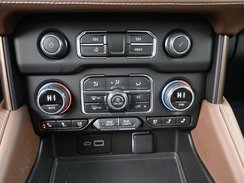 Used 2024 Chevrolet Tahoe High Country image 24