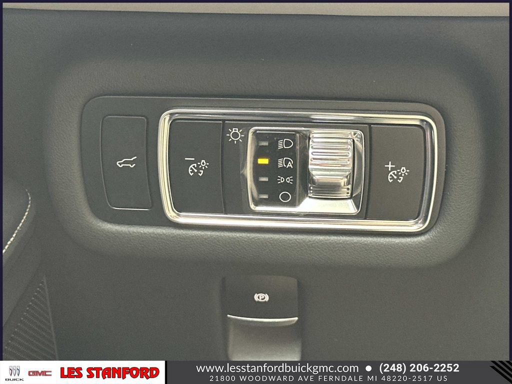 Used 2024 Lincoln Nautilus Premier AWD/4WD image 27