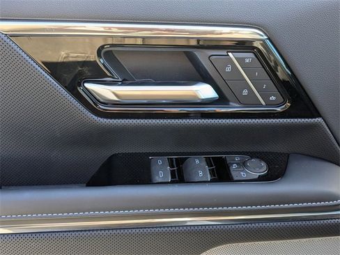 New 2025 GMC Sierra EV Denali image 11