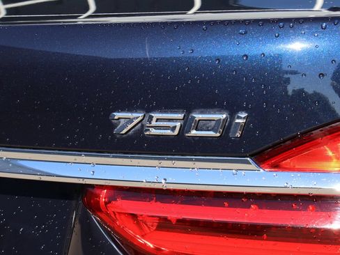 Used 2016 BMW 750i xDrive AWD/4WD image 8