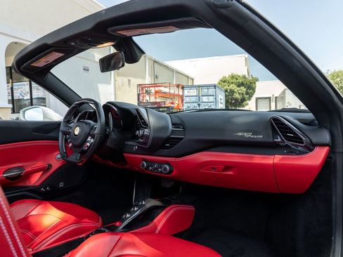 Used 2019 Ferrari 488 Spider image 20