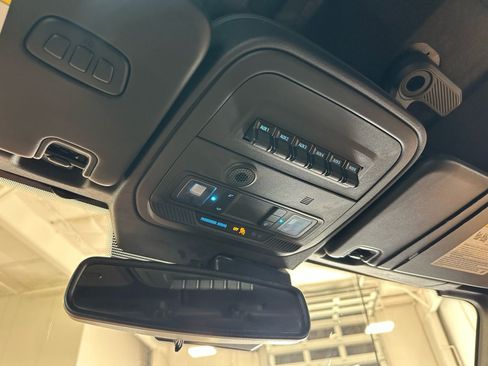 Used 2023 Ford Bronco Wildtrak image 33