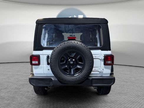 Used 2024 Jeep Wrangler Unlimited Sport AWD/4WD image 5