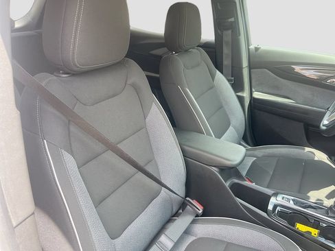 Used 2024 Chevrolet TrailBlazer LT w/ LT Cold Weather Package FWD image 26