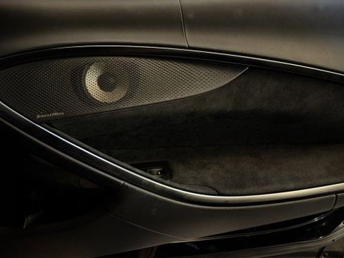 Used 2025 McLaren Artura RWD image 12