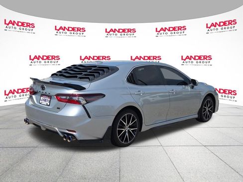 Used 2024 Toyota Camry SE FWD image 3