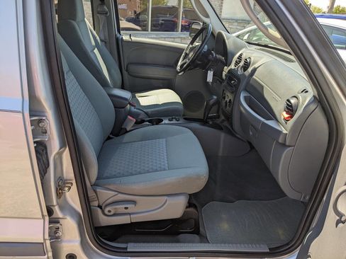 Used 2006 Jeep Liberty Sport AWD/4WD image 13