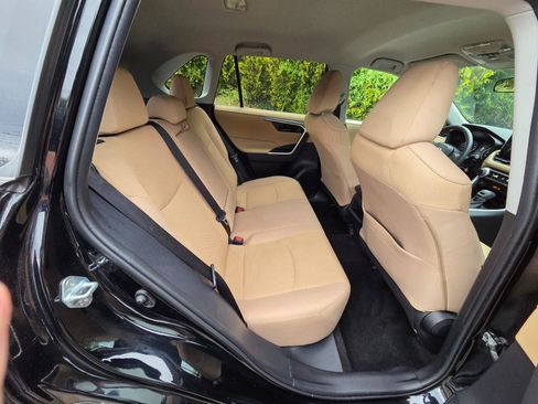 Used 2020 Toyota RAV4 LE w/ All Weather Liner Package AWD/4WD image 15