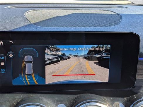 Used 2026 Mercedes-Benz GLB 250 image 11