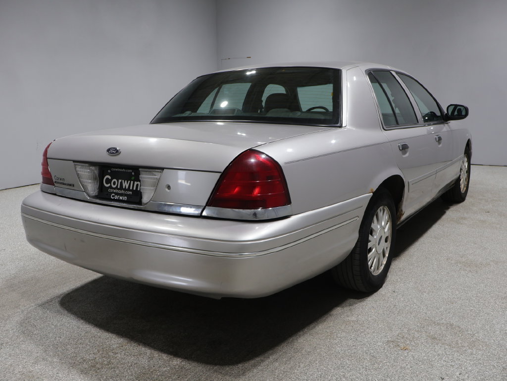 Used 2004 Ford Crown Victoria LX RWD image 11