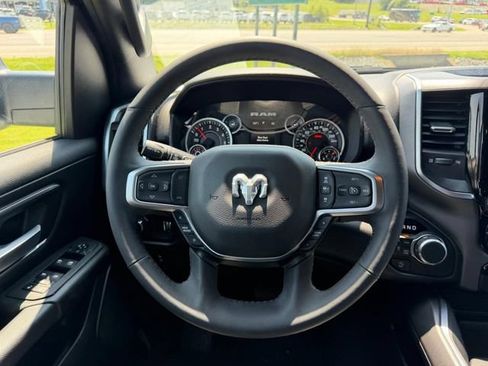 Used 2025 RAM 1500 Big Horn AWD/4WD image 9