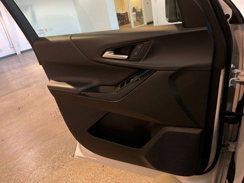 Used 2025 Chevrolet Equinox LT image 18