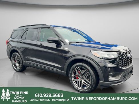 New 2026 Ford Explorer ST-Line w/ ST-Line Street Pack AWD/4WD image 1