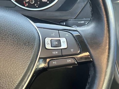 Used 2019 Volkswagen Tiguan SE w/ Panoramic Sunroof Package image 17