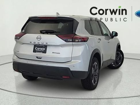 Used 2024 Nissan Rogue SV AWD/4WD image 5