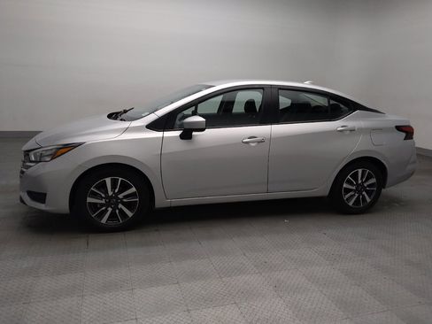 Used 2025 Nissan Versa SV FWD image 2