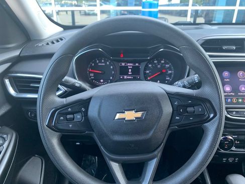 Used 2023 Chevrolet TrailBlazer LT w/ Convenience Package AWD/4WD image 8