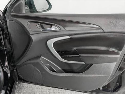 Used 2017 Buick Regal Sport Touring FWD image 18