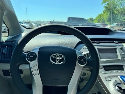 Used 2015 Toyota Prius Three FWD image 20