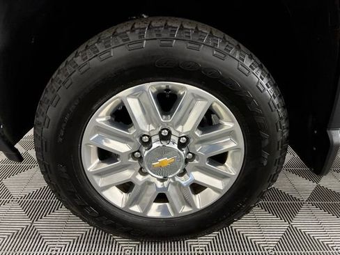 Used 2024 Chevrolet Silverado 3500 High Country w/ Technology Package image 12