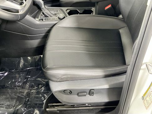 Used 2022 Volkswagen Tiguan SE AWD/4WD image 18