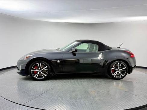 Used 2019 Nissan 370Z Touring Sport RWD image 29