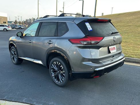 New 2026 Nissan Rogue Platinum image 3