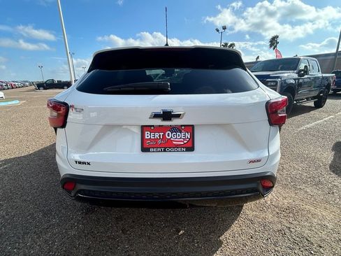 Used 2025 Chevrolet Trax RS w/ Driver Confidence Package FWD image 5