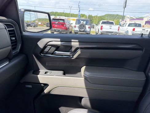 Used 2023 Chevrolet Silverado 1500 ZR2 w/ Technology Package AWD/4WD image 26