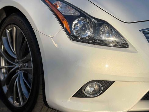 Used 2014 INFINITI Q60 Convertible w/ Premium Package RWD image 9