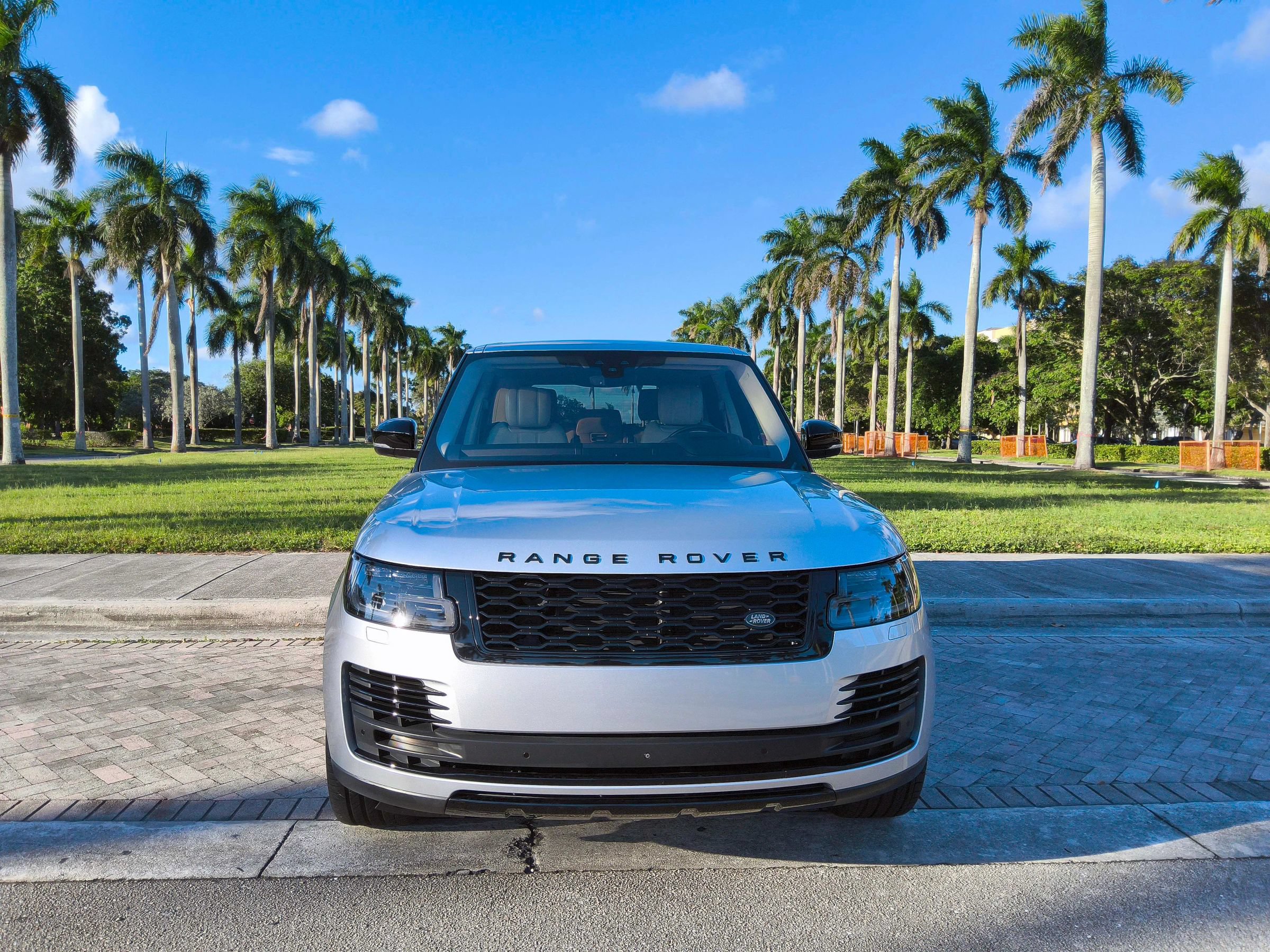 Used 2019 Land Rover Range Rover Supercharged AWD/4WD image 2