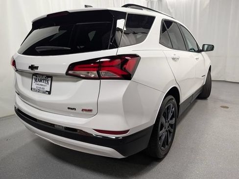 Certified 2022 Chevrolet Equinox RS w/ Infotainment Package AWD/4WD image 3