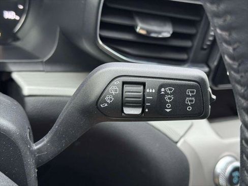 Used 2023 Ford Explorer XLT w/ Equipment Group 202A image 23