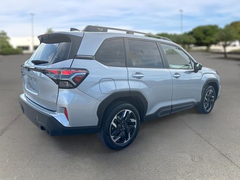 Used 2025 Subaru Forester Limited image 8
