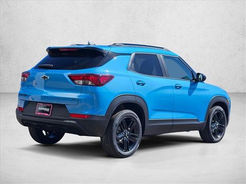 New 2026 Chevrolet TrailBlazer LT w/ Midnight Edition FWD image 2