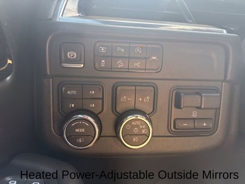 Used 2025 Chevrolet Suburban High Country AWD/4WD image 18