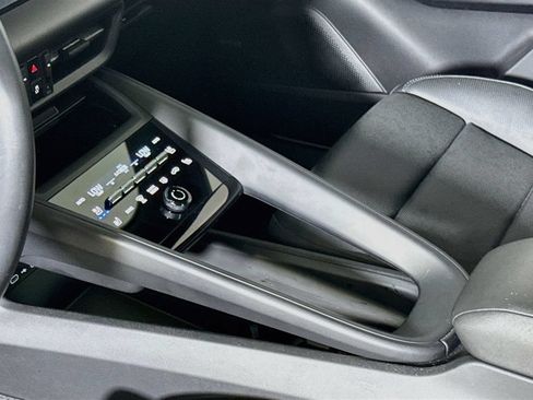 Certified 2025 Porsche Macan Electric RWD image 21