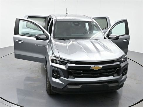 Used 2024 Chevrolet Colorado LT w/ LT Convenience Package III image 40