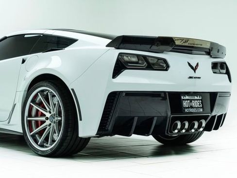 Used 2016 Chevrolet Corvette Z06 w/ 3LZ Preferred Equipment Group image 21