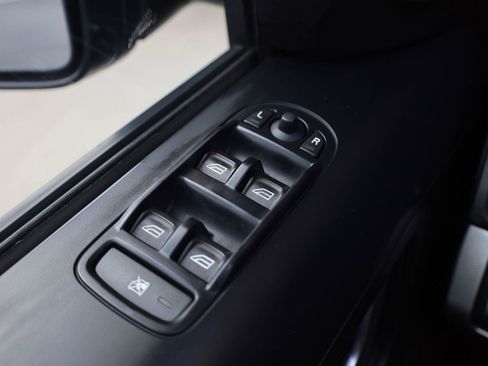 Used 2010 Land Rover LR2 HSE AWD/4WD image 39