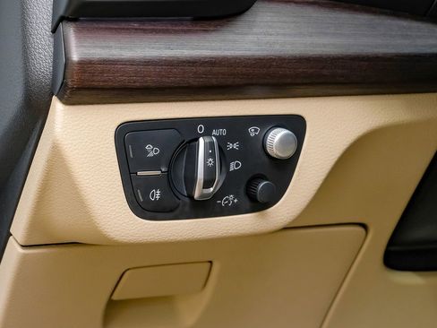 Used 2021 Audi Q5 Prestige w/ Prestige Package image 20