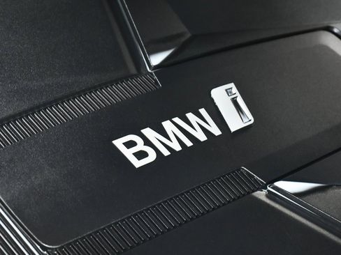 Used 2023 BMW i7 xDrive60 image 97