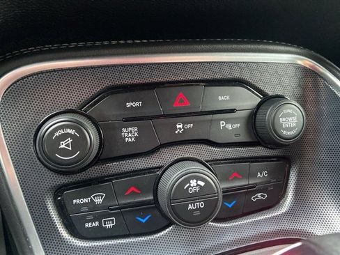 Used 2015 Dodge Challenger R/T Scat Pack w/ Leather Interior Group image 17