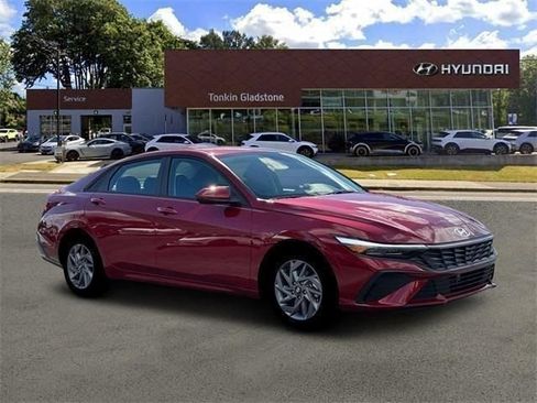 Used 2026 Hyundai Elantra Hybrid FWD image 10