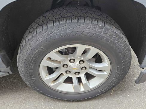 Used 2015 Chevrolet Suburban LT image 7