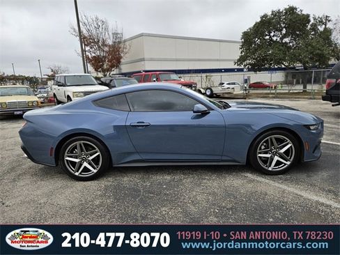 Used 2024 Ford Mustang Coupe image 6